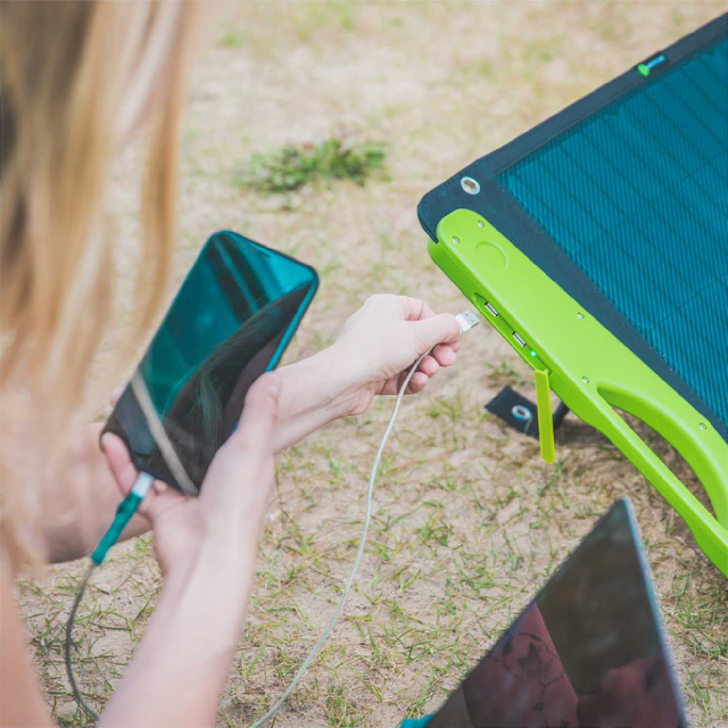 Wattstunde Solartasche, SolarBuddy, mit Integrierten USB-Steckdosen, 100W