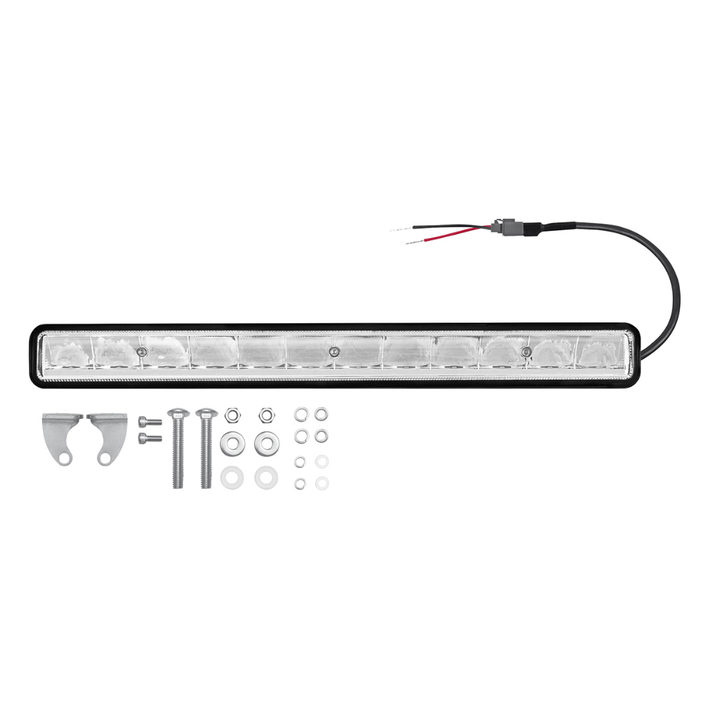 Osram LEDriving SX-300-SP Lightbar, horizontal. Transparentes Polycarbonatglas zeigt LED-Einheiten. Rechts schwarzes Kabel mit Deutsch DT-Stecker. Unten Montagebügel aus Edelstahl sowie Schrauben, Muttern, Unterlegscheiben.